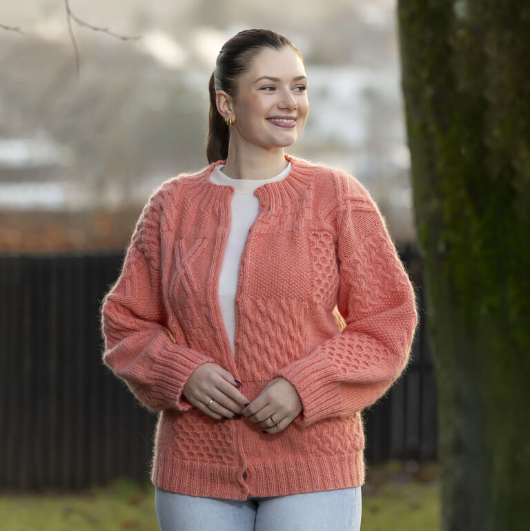 Materialkit: 2502-07 ”Elje” – Jacka / kofta i mjuk Viking Wool