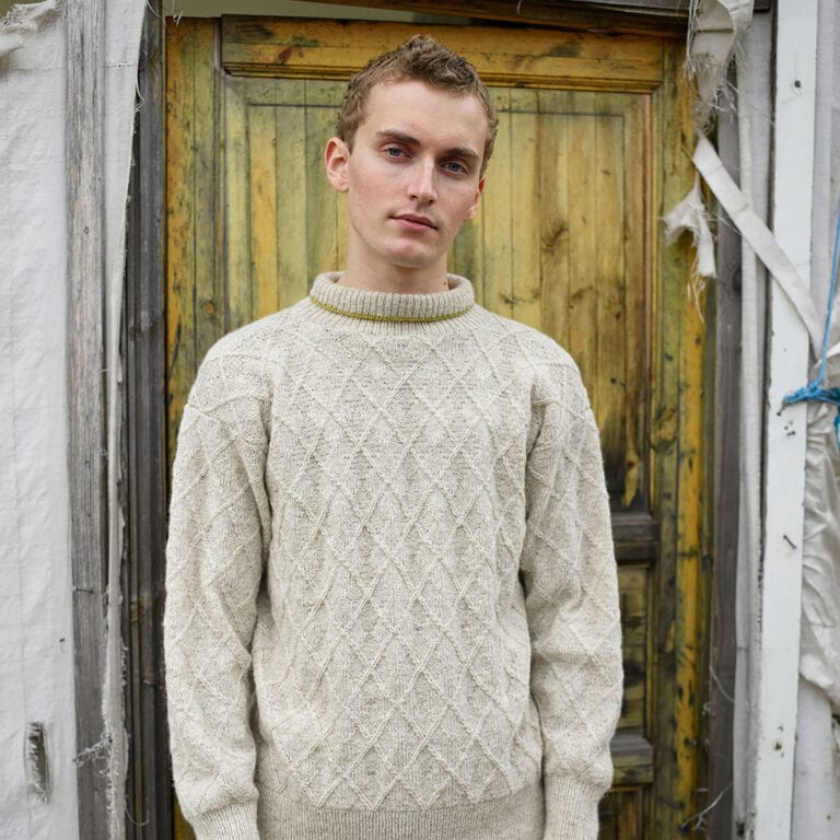 312-6 Snurrevadgenser – strukturstickad herrtröja