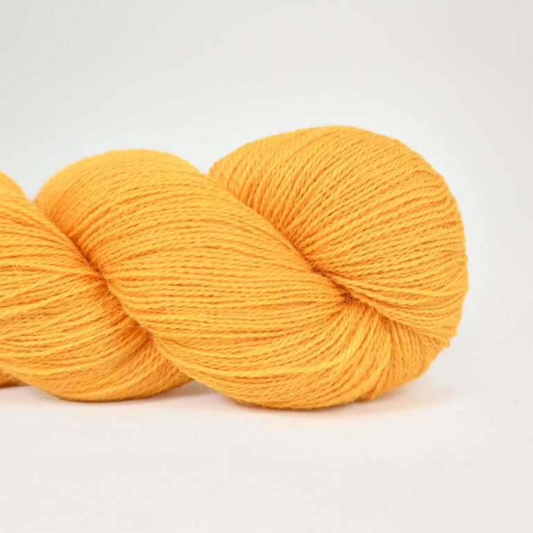 Röros brodérgarn / vävgarn, 500 m/100 gr, 100% norsk ull, NM 10/2 - 325 Gul