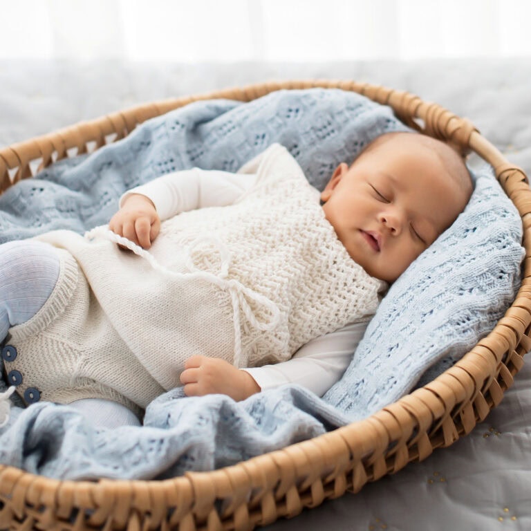 272R-5 Body och sockar till babyn i Babygarn eller Pandora