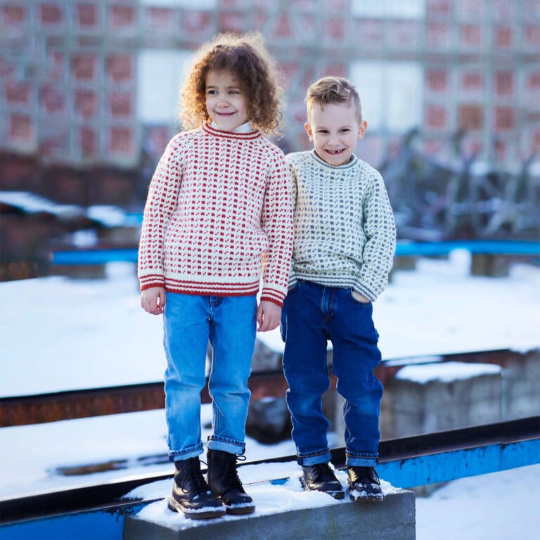 333-4 Islender Barn, 2-12 år, i garnet 3-tråds strikkegarn eller Mitu