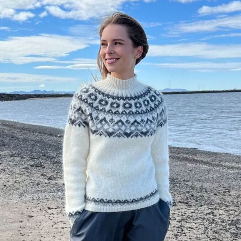 Gjöf - Islandströja i Lettlopi