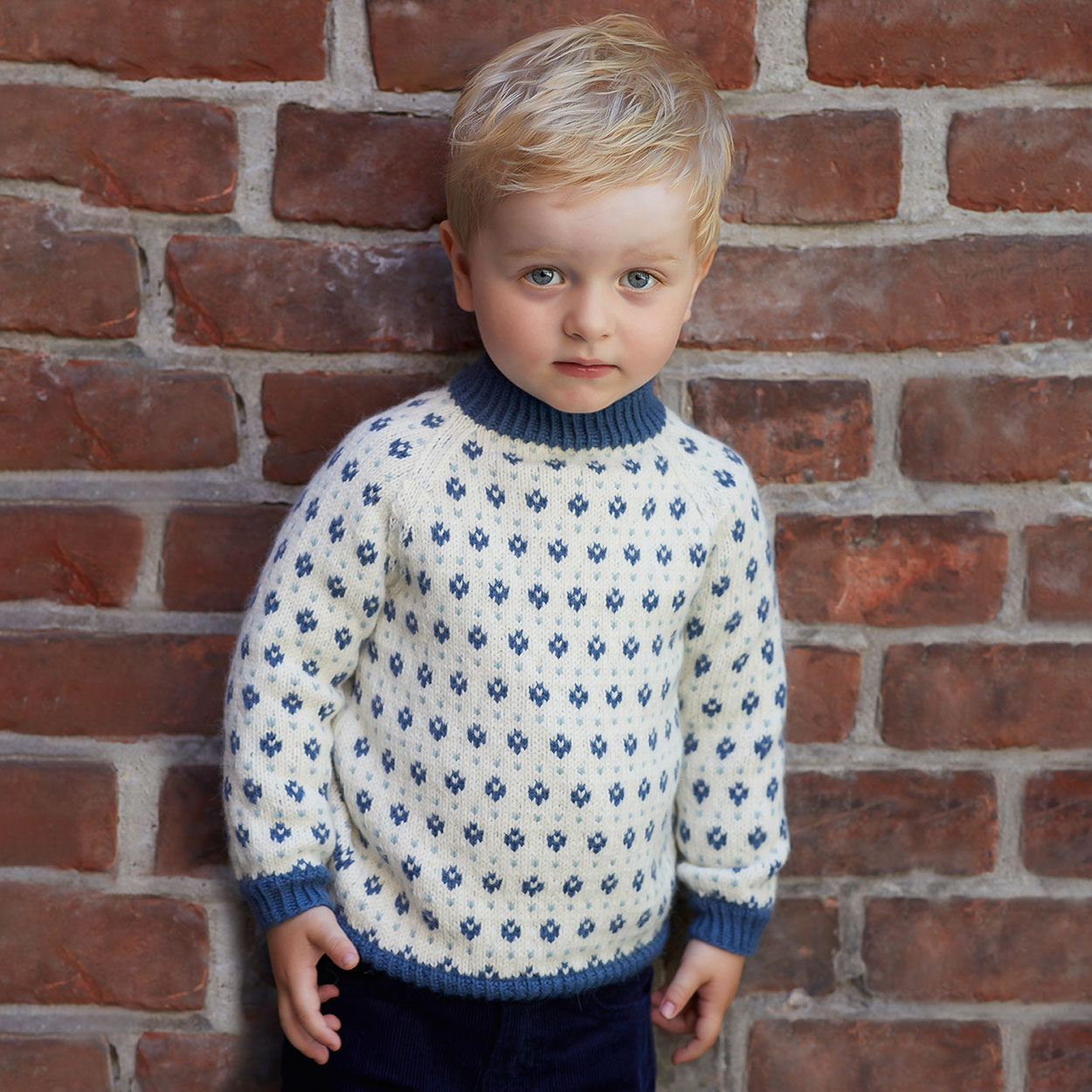 350-3 Blåbärströja i Tumi grån Rauma garn