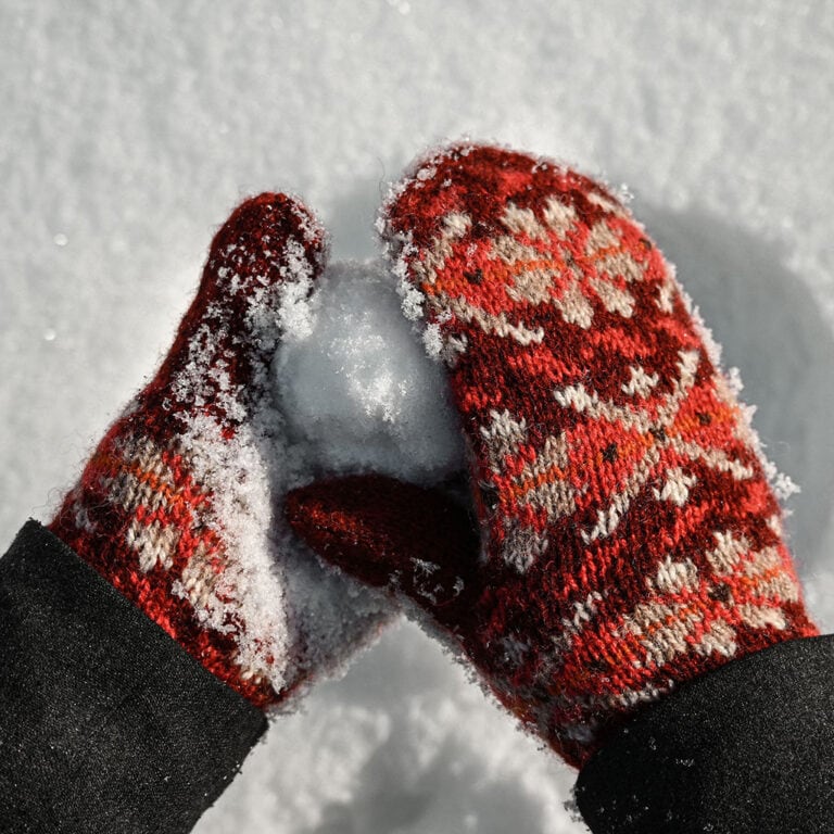 Wild Avens – Braw Mitts- Fair Isle vantar