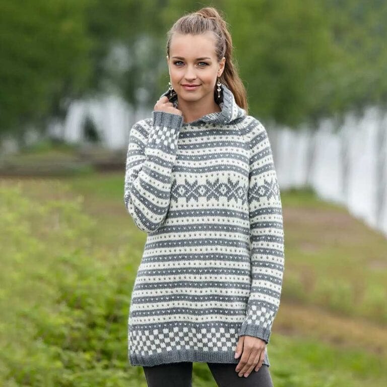 114-1779 Fanatröja med raglan och huva eller rund hals