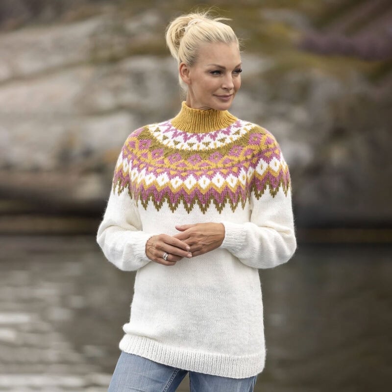 2329-1c Kraft – mönsterstickad tröja