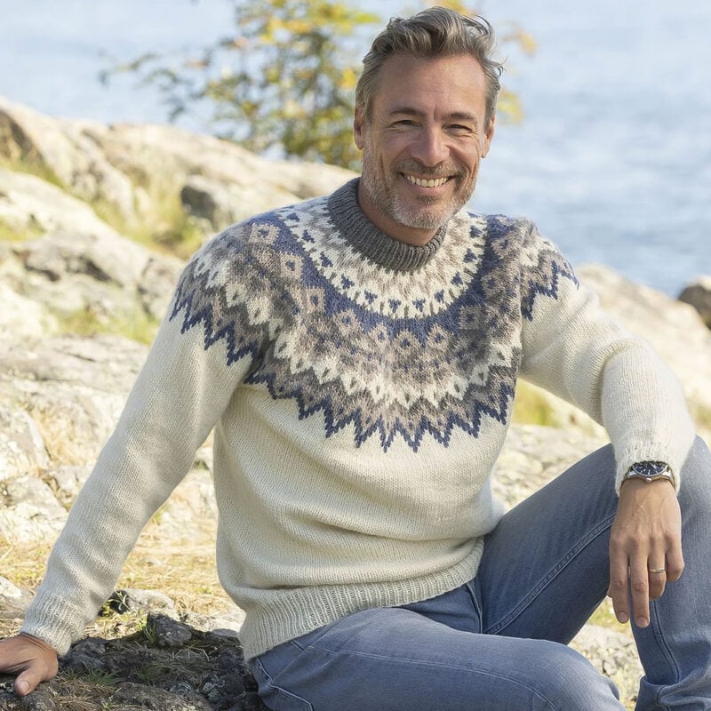 2329-1f Kraft – mönsterstickad tröja