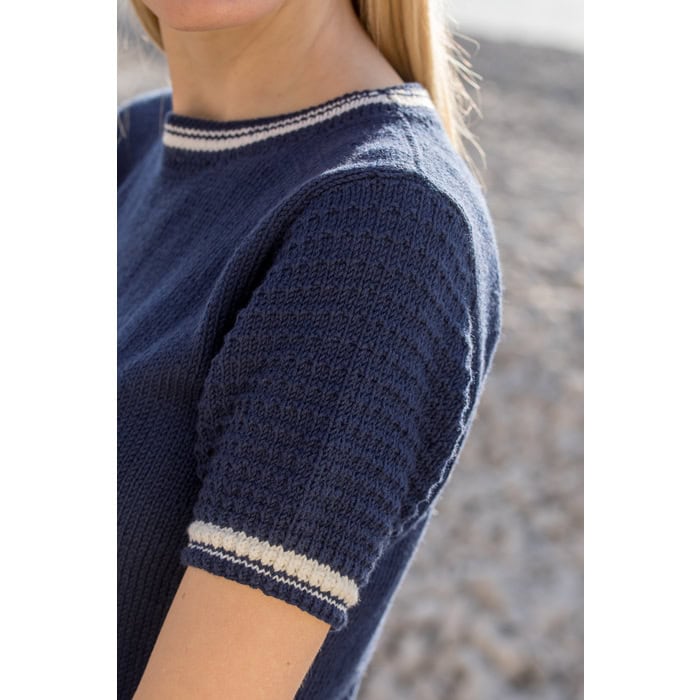 380-13 Greta top i röd eller marinblå - Lille Lerke - Bild 3