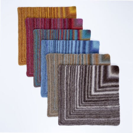 277-13 Karakal - Sticka och tova sittunderlag i Pretty Print